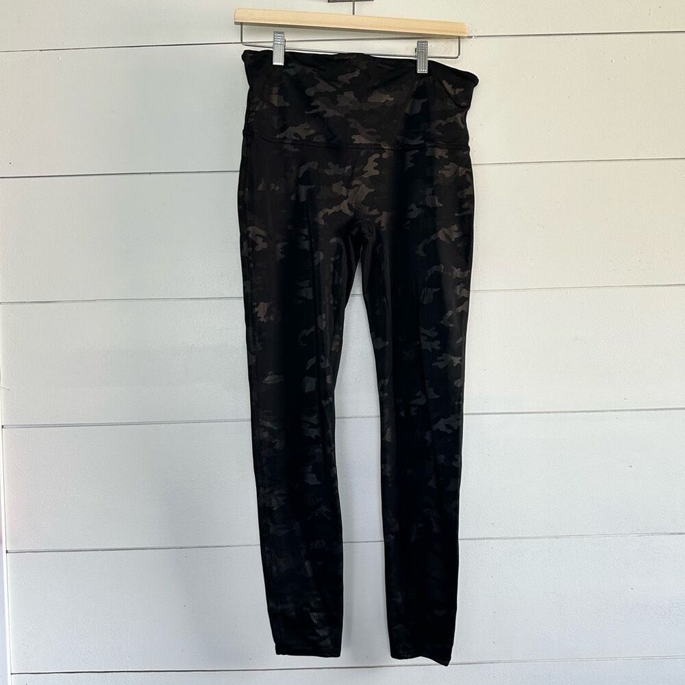 Spanx Women’s Camo Extra Large Faux Leather Leggings